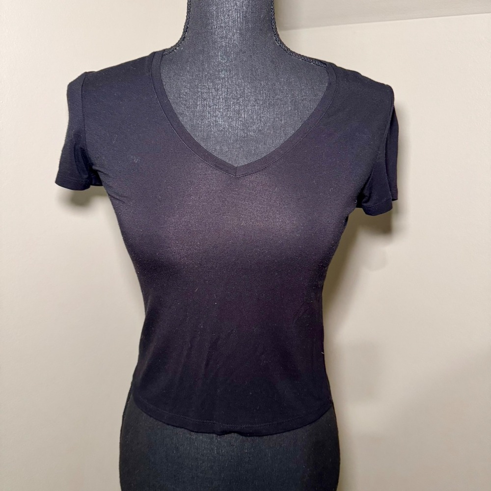 Babaton Womens Black V-Neck Short Sleeve Fitted Rayon Blend Tee 2XS